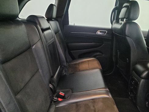 Used 2019 Jeep Grand Cherokee Altitude RWD image 19