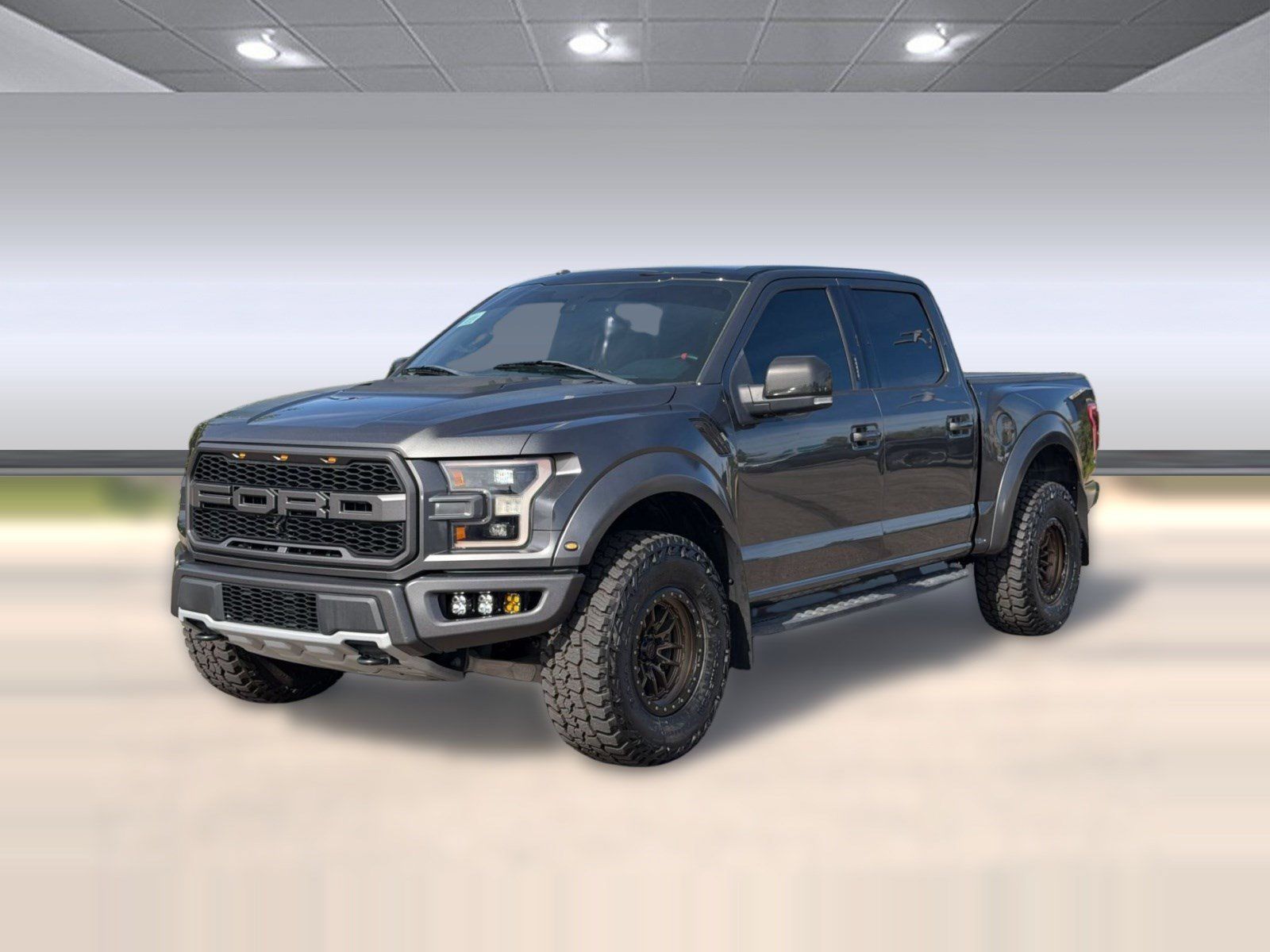 Used 2018 Ford F150 Raptor w/ Equipment Group 802A Luxury AWD/4WD image 1