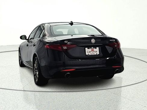 Used 2018 Alfa Romeo Giulia AWD image 5