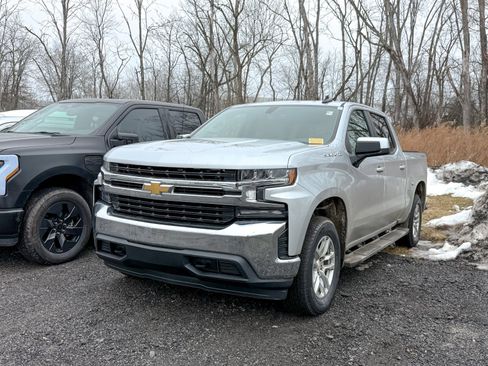 Used 2021 Chevrolet Silverado 1500 LT w/ Bed Protection Package image 3