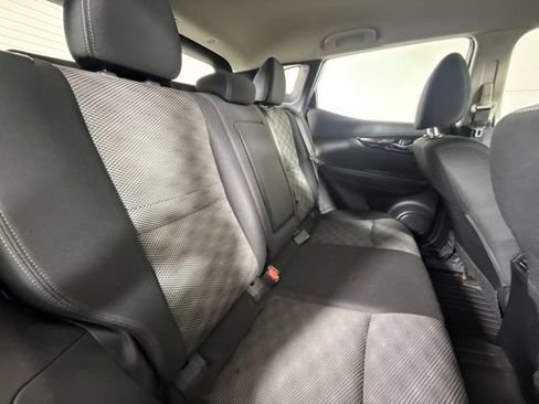 Used 2017 Nissan Rogue Sport SV AWD/4WD image 28