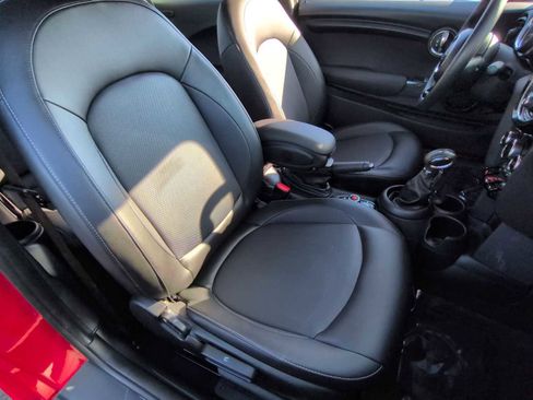 Used 2019 MINI Cooper 2-Door Hardtop image 22