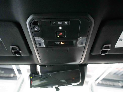 Certified 2025 Toyota Tacoma 4x4 Double Cab Hybrid image 19