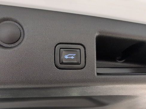 Certified 2022 Chevrolet Equinox Premier image 32