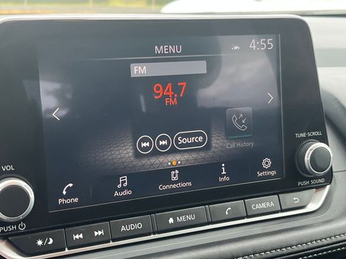 Used 2025 Nissan Rogue SV AWD/4WD image 17
