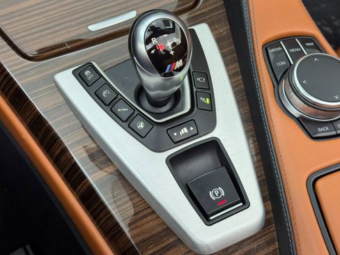 Used 2017 BMW M6 Convertible image 32