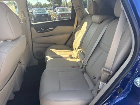 Used 2017 Nissan Rogue SL w/ SL Premium Package FWD image 42