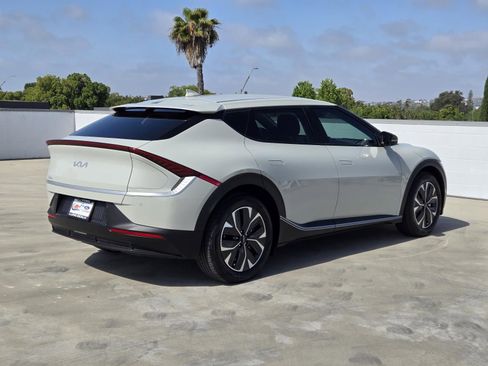 Used 2024 Kia EV6 Light RWD image 4
