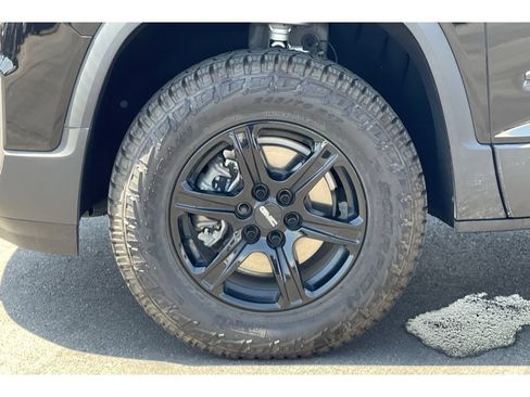 Used 2021 GMC Acadia AT4 w/ Technology Package AWD/4WD image 11