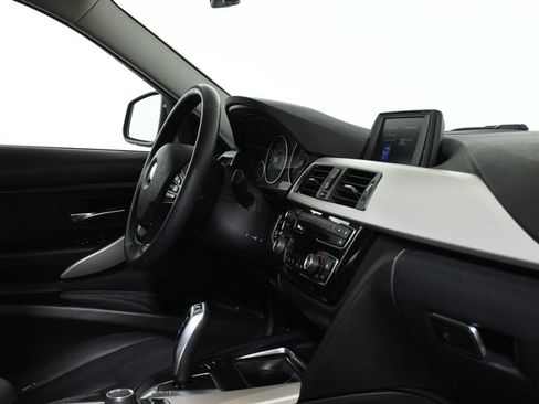 Used 2018 BMW 320i xDrive Sedan w/ Convenience Package image 33