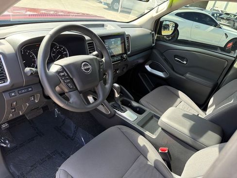 Used 2024 Nissan Frontier SV w/ SV Convenience Package image 13