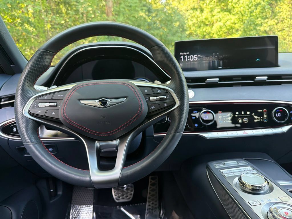 Used 2025 Genesis GV70 3.5T Sport AWD/4WD image 10