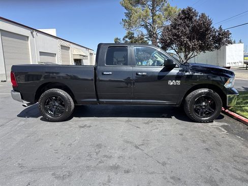 Used 2017 RAM 1500 Classic SLT image 13