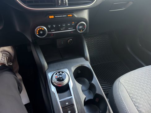 Used 2020 Ford Escape SE FWD image 15