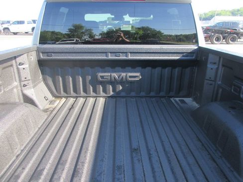 New 2026 GMC Sierra 1500 SLT w/ SLT Premium Package AWD/4WD image 7