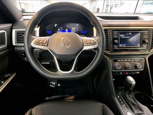 Used 2023 Volkswagen Atlas Cross Sport SE image 11