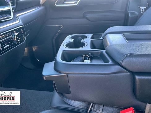 Used 2025 GMC Sierra 1500 SLT image 14