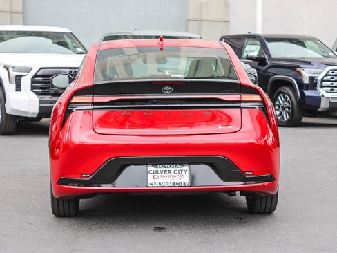 New 2026 Toyota Prius Plug-In Hybrid FWD image 8