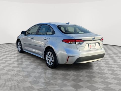 Used 2025 Toyota Corolla LE image 5