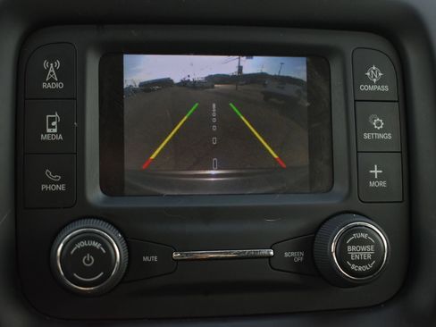 Used 2018 Jeep Compass Latitude w/ Cold Weather Group image 24