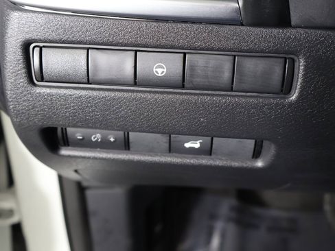 Used 2023 Nissan Rogue SV w/ SV Premium Package image 34