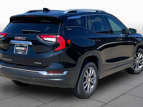 Used 2024 GMC Terrain SLT AWD/4WD image 15
