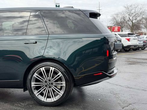 Used 2023 Land Rover Range Rover Long Wheelbase SE image 16