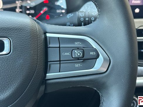 Used 2024 Jeep Compass Latitude AWD/4WD image 28