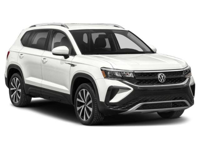 Used 2023 Volkswagen Taos SE w/ Panoramic Sunroof Package FWD image 9
