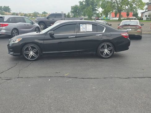 Used 2016 Honda Accord EX image 4