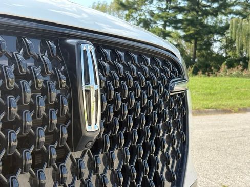 Used 2026 Lincoln Aviator Reserve w/ Luxury Package AWD/4WD image 11