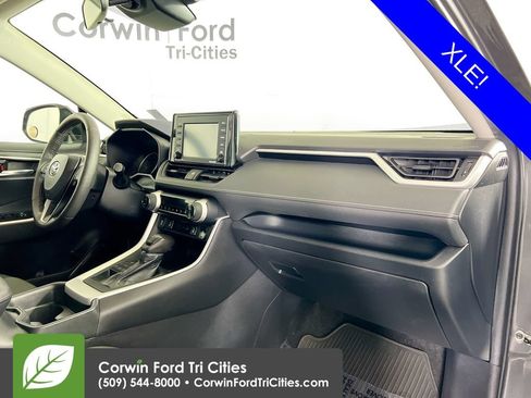 Used 2020 Toyota RAV4 XLE w/ XLE Grade Weather Package AWD/4WD image 28