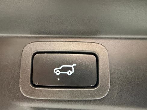 Used 2021 Land Rover Range Rover Sport HSE Silver Edition image 25