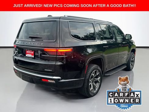 Used 2024 Jeep Wagoneer Series III AWD/4WD image 6