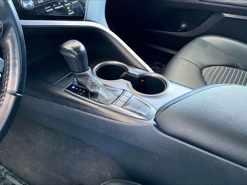 Certified 2022 Toyota Camry SE image 18