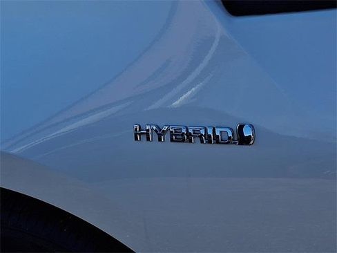 Used 2022 Toyota Prius XLE image 31