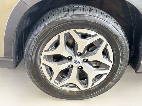 Used 2023 Subaru Forester Premium AWD/4WD image 40