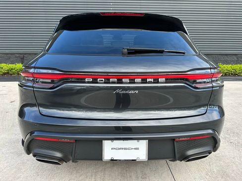 Used 2022 Porsche Macan image 12