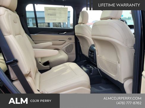 New 2025 Jeep Grand Cherokee L Limited w/ Luxury Tech Group II AWD/4WD image 13
