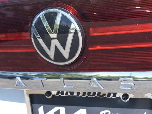 Used 2024 Volkswagen Atlas SE AWD/4WD image 16