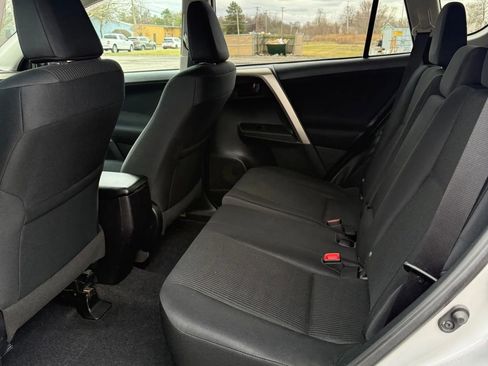 Used 2015 Toyota RAV4 LE image 18