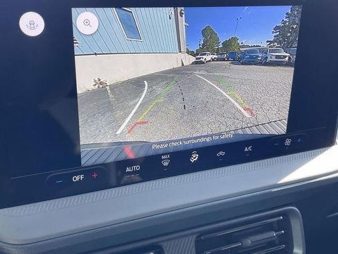 New 2025 Ford Maverick XL image 11