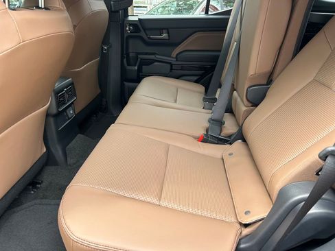 New 2026 Toyota 4Runner Limited AWD/4WD image 17