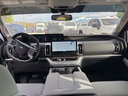 Used 2025 Ford Expedition Max Platinum w/ Platinum Ultimate Package image 11