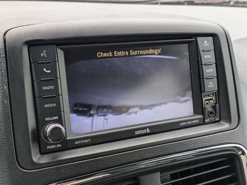 Used 2019 Dodge Grand Caravan SXT FWD image 23