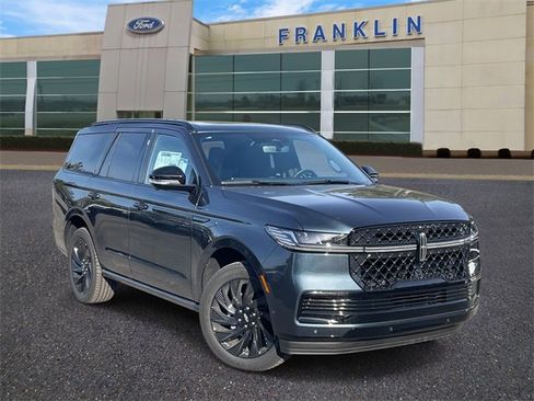 New 2025 Lincoln Navigator Reserve w/ Jet Appearance Package image 1