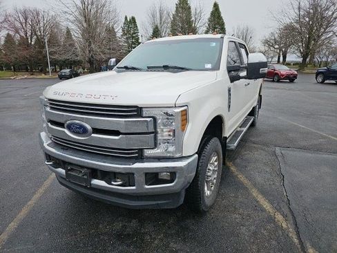 Used 2018 Ford F250 Lariat w/ Chrome Package image 2
