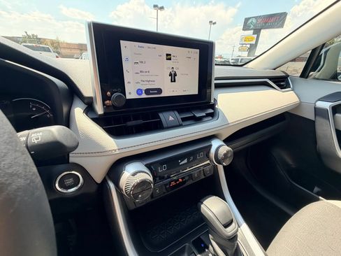 Used 2025 Toyota RAV4 XLE w/ Weather Package AWD/4WD image 18