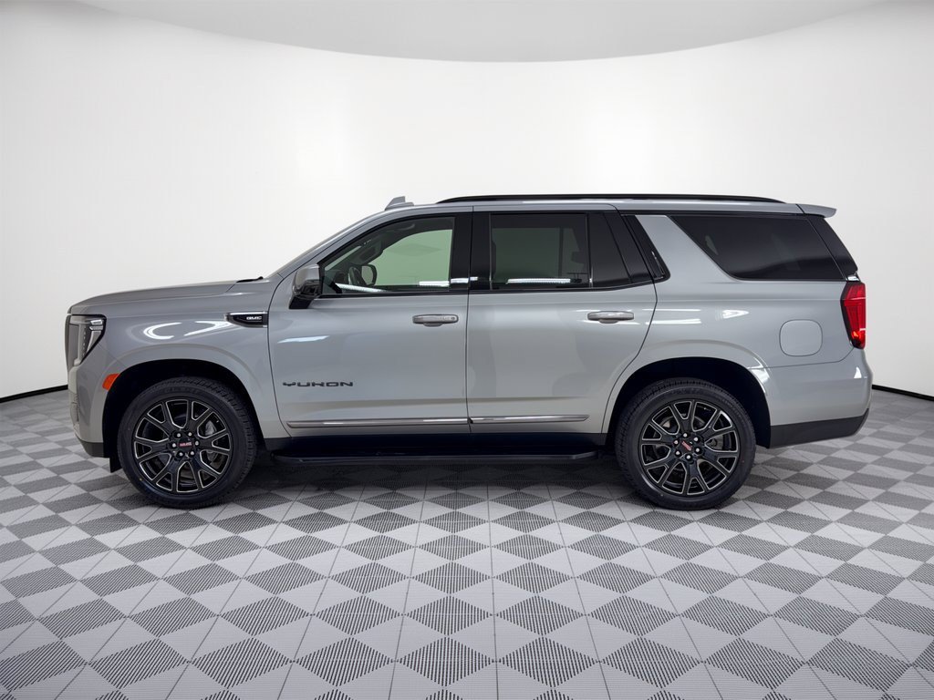 Used 2023 GMC Yukon SLT w/ SLT Luxury Package RWD image 2