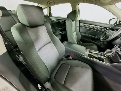 Used 2018 Honda Accord LX image 32